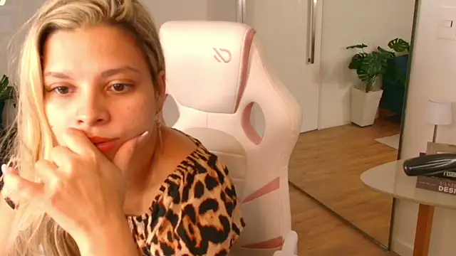 Snapshot of Florence_Ford chatting on 23, 5, 2026 Florence Ford online show from 23, 5, 2026