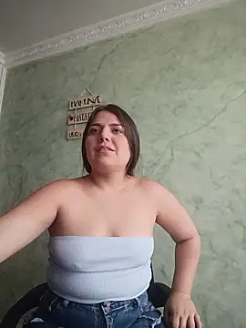 Snapshot of EmiilyStonee chatting on 5, 6, 2026 EmiilyStonee online show from 5, 6, 2026