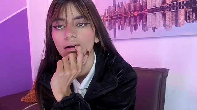 Sofy Durand online show from 7, 4, 2026