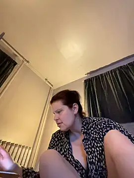 Snapshot of JulieetteLatte chatting on 2, 4, 2026 JulieetteLatte online show from 2, 4, 2026