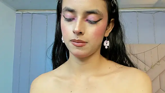 Snapshot of Eimy_Blaze chatting on 4, 8, 2026 Eimy Blaze online show from 4, 8, 2026