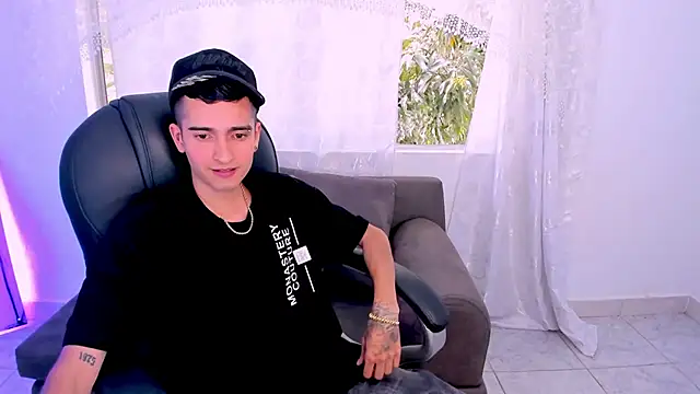 Snapshot of Ethann_Boy chatting on 3, 4, 2026 Ethann Boy online show from 3, 4, 2026