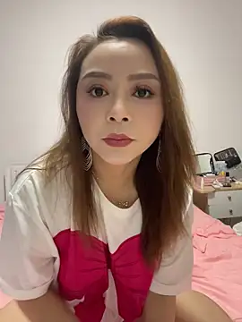 LuckyGirl-11 online show from 25, 4, 2026