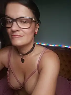 Snapshot of Evamilfhungary chatting on 15, 6, 2026 Evamilfhungary online show from 15, 6, 2026