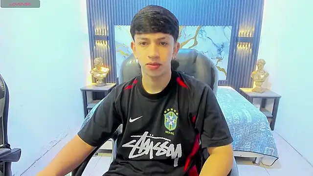 Snapshot of AdrianFranko chatting on 3, 6, 2026 AdrianFranko online show from 3, 6, 2026