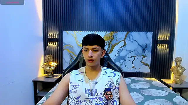 Snapshot of AdrianFranko chatting on 5, 6, 2026 AdrianFranko online show from 5, 6, 2026