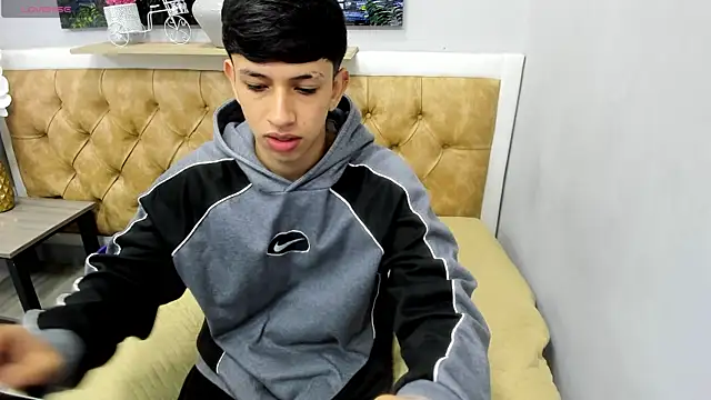 Snapshot of AdrianFranko chatting on 23, 7, 2026 AdrianFranko online show from 23, 7, 2026