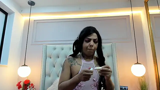MiiaRestrepo online show from 18, 4, 2026