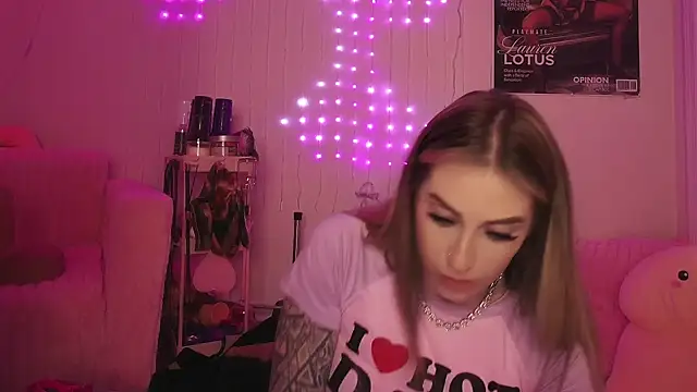 laurenlotus online show from 25, 7, 2026