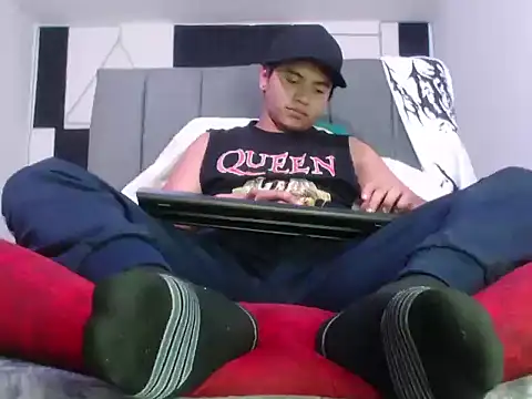 Snapshot of adonis_latin_19 chatting on 4, 6, 2026 adonis latin 19 online show from 4, 6, 2026
