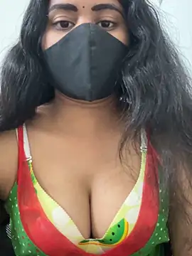 sexy-riyaa43 online show from 5, 4, 2026