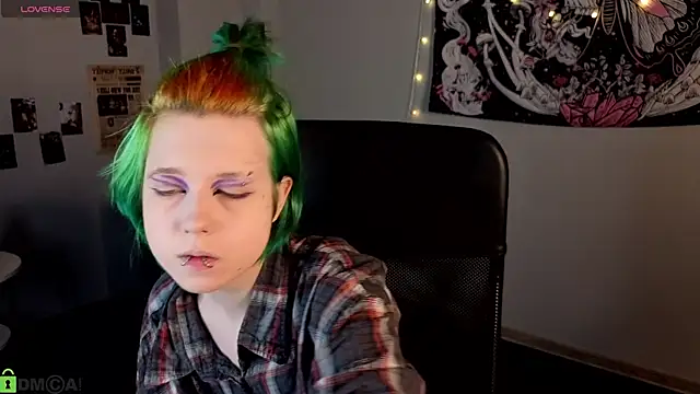 Snapshot of LittleKittenStar chatting on 21, 5, 2026 LittleKittenStar online show from 21, 5, 2026