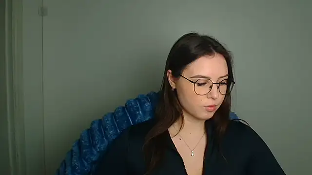 Nika nik a online show from 21, 3, 2026