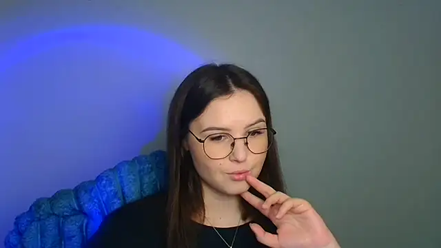 Nika nik a online show from 28, 3, 2026