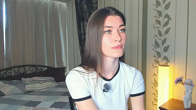 Snapshot of JulissaLipoma chatting on 4, 6, 2026 JulissaLipoma online show from 4, 6, 2026
