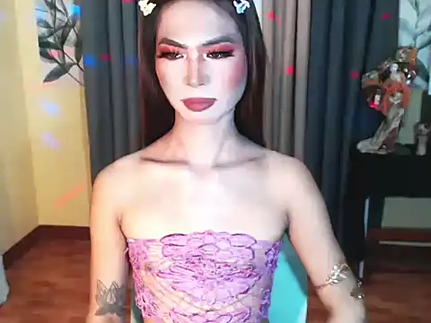 2fuckingwildDolls online show from 17, 4, 2026