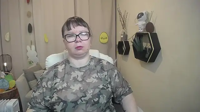 BonnnyBoobsy online show from 6, 4, 2026
