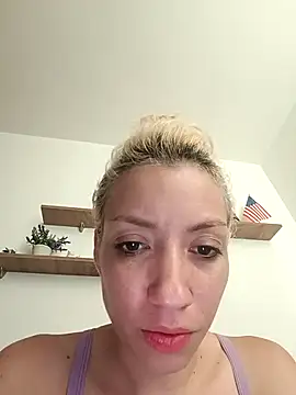 Snapshot of CharlotteLoren chatting on 3, 5, 2026 CharlotteLoren online show from 3, 5, 2026