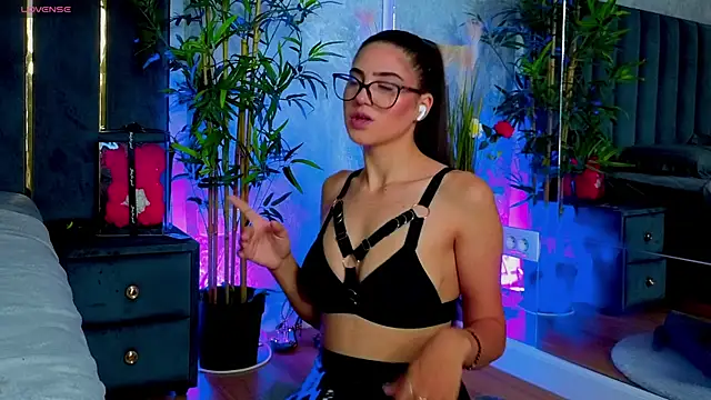 Snapshot of valery_evan chatting on 2, 7, 2026 valery evan online show from 2, 7, 2026