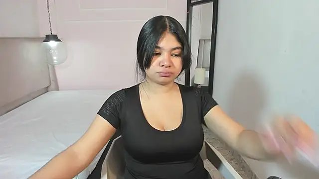 MilaHeat1 online show from 8, 5, 2026