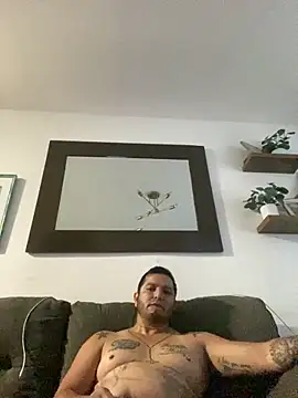 Snapshot of HOTB0Y18 chatting on 1, 4, 2026 HOTB0Y18 online show from 1, 4, 2026