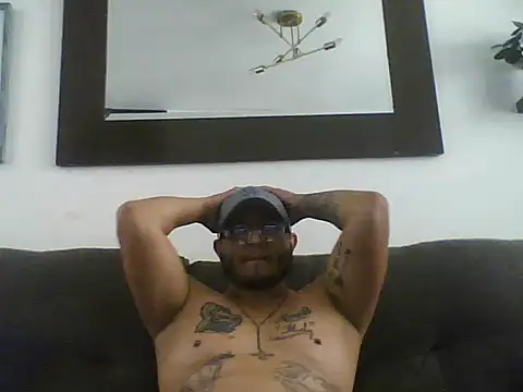 Snapshot of HOTB0Y18 chatting on 14, 4, 2026 HOTB0Y18 online show from 14, 4, 2026