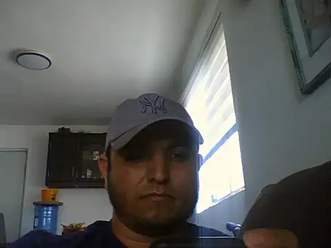 Snapshot of HOTB0Y18 chatting on 24, 4, 2026 HOTB0Y18 online show from 24, 4, 2026