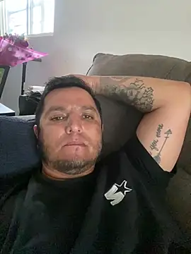 Snapshot of HOTB0Y18 chatting on 13, 5, 2026 HOTB0Y18 online show from 13, 5, 2026