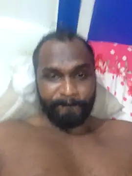 Snapshot of singletamilguy chatting on 15, 4, 2026 singletamilguy online show from 15, 4, 2026