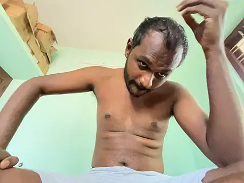 Snapshot of singletamilguy chatting on 8, 5, 2026 singletamilguy online show from 8, 5, 2026