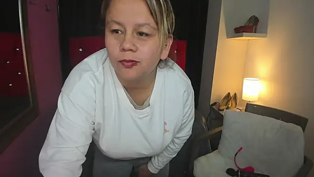 Snapshot of ScarletBigTitties chatting on 2, 4, 2026 ScarletBigTitties online show from 2, 4, 2026