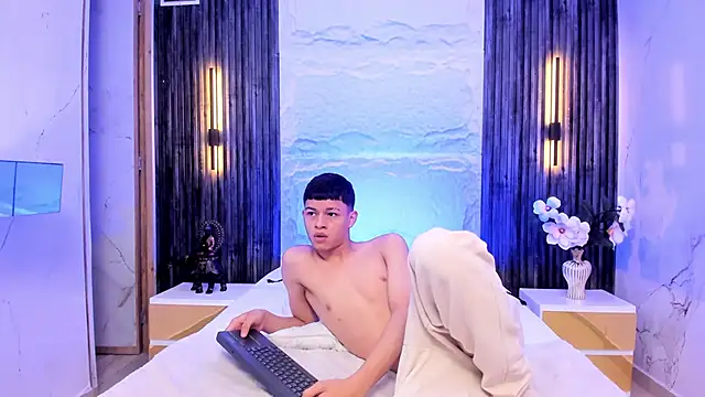 Snapshot of Apolo_jonnes chatting on 7, 4, 2026 Apolo jonnes online show from 7, 4, 2026