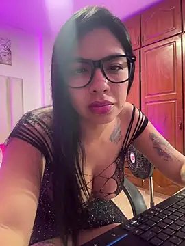 Snapshot of Noa_rousse01 chatting on 5, 8, 2026 Noa rousse01 online show from 5, 8, 2026