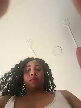 Snapshot of Kloe_rousse01 chatting on 1, 7, 2026 Kloe rousse01 online show from 1, 7, 2026