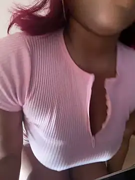 Snapshot of Kloe_rousse01 chatting on 24, 7, 2026 Kloe rousse01 online show from 24, 7, 2026