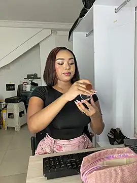 Snapshot of Kloe_rousse01 chatting on 5, 8, 2026 Kloe rousse01 online show from 5, 8, 2026