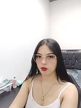 Snapshot of veleria_allurin chatting on 18, 6, 2026 veleria allurin online show from 18, 6, 2026
