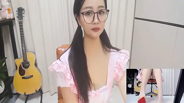 Snapshot of Latte-01 chatting on 1, 6, 2026 Latte-01 online show from 1, 6, 2026