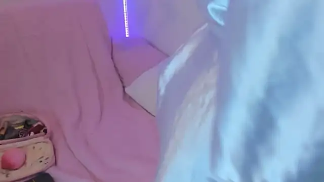 estrellaO O online show from 25, 4, 2026