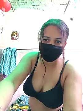 Snapshot of REENA-STRIP chatting on 28, 4, 2026 REENA-STRIP online show from 28, 4, 2026