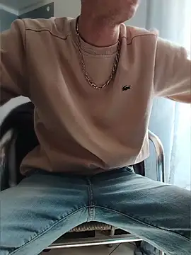 Snapshot of Skinboy06 chatting on 19, 3, 2026 Skinboy06 online show from 19, 3, 2026