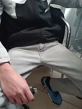 Snapshot of Skinboy06 chatting on 26, 3, 2026 Skinboy06 online show from 26, 3, 2026