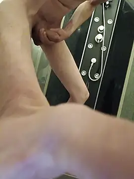 Snapshot of Skinboy06 chatting on 15, 4, 2026 Skinboy06 online show from 15, 4, 2026