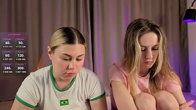 Snapshot of momento_marie chatting on 24, 5, 2026 momento marie online show from 24, 5, 2026