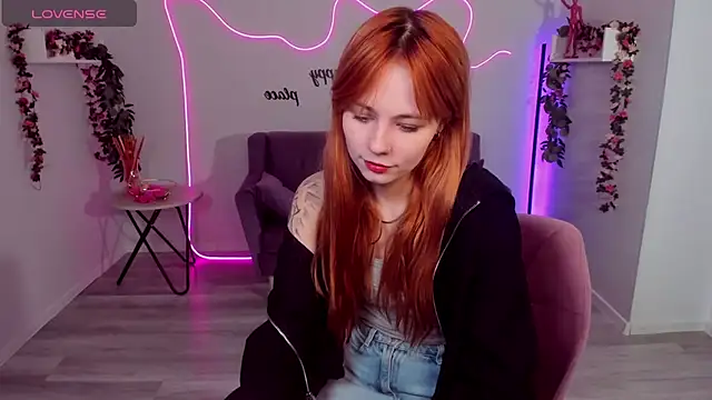 Snapshot of MiaSensitive chatting on 4, 4, 2026 MiaSensitive online show from 4, 4, 2026