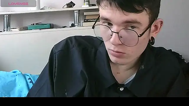 Snapshot of Ernest_ice chatting on 4, 5, 2026 Ernest ice online show from 4, 5, 2026