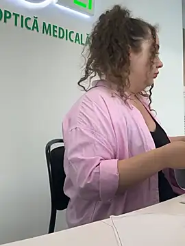 Snapshot of CurlyMaddie chatting on 13, 7, 2026 CurlyMaddie online show from 13, 7, 2026