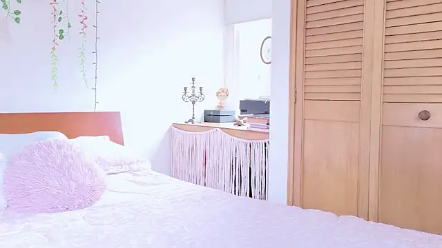 Ajua  Uva online show from 29, 3, 2026