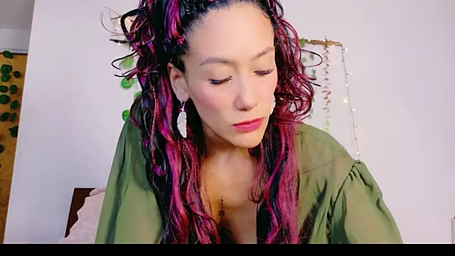 Snapshot of Ajua__Uva chatting on 10, 5, 2026 Ajua Uva online show from 10, 5, 2026