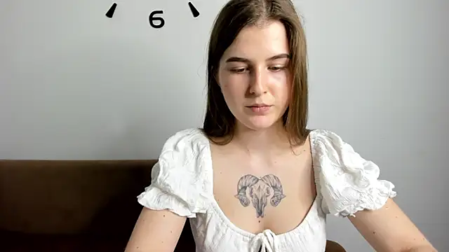 Snapshot of OhMyAlice chatting on 4, 4, 2026 OhMyAlice online show from 4, 4, 2026